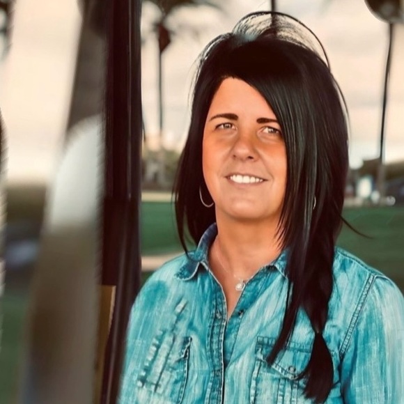 Meet your Posher, Daphne - Picture 2 of 2